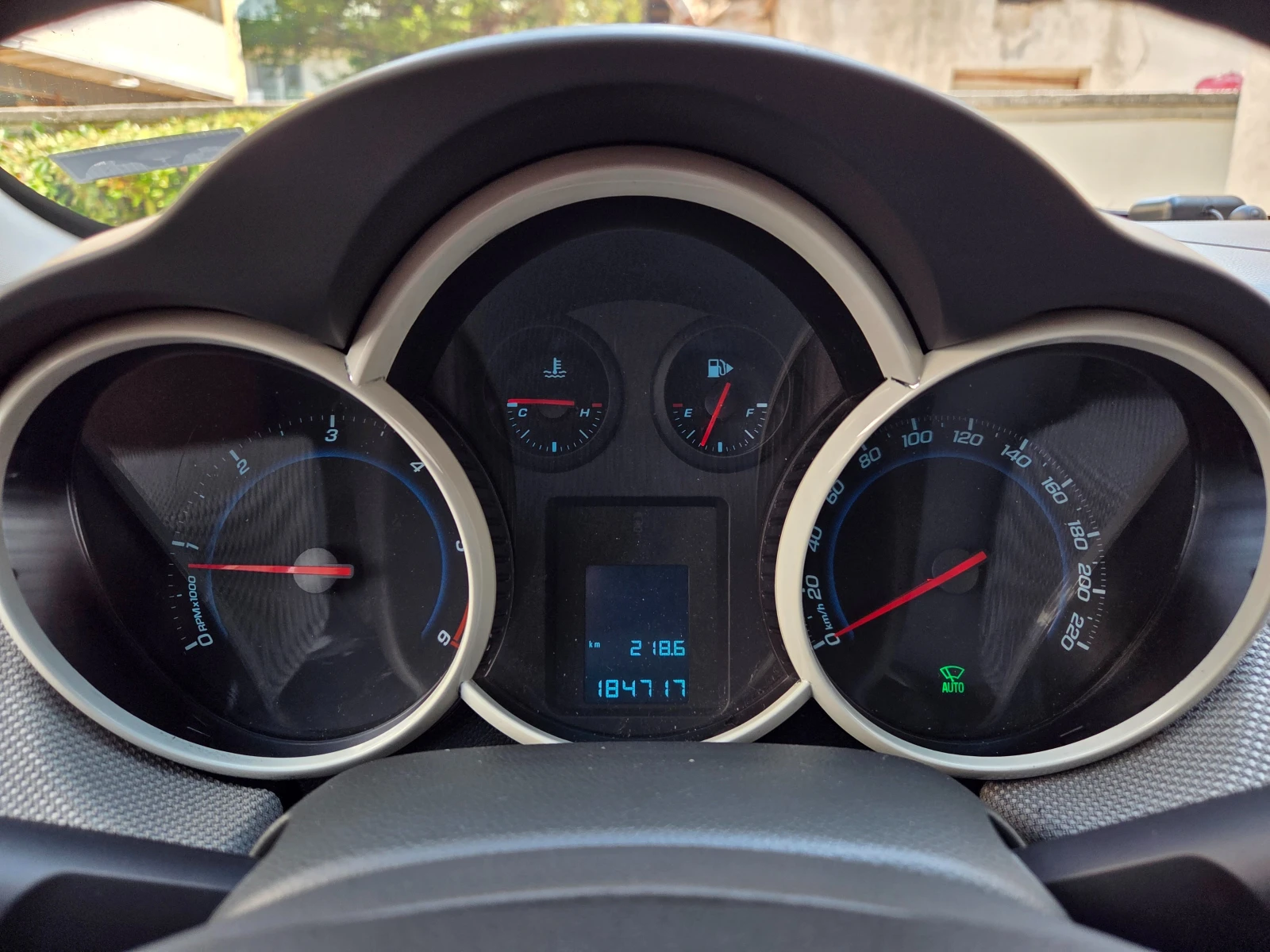 Chevrolet Cruze 2.0CDTi NAVI ОТЛИЧЕН - изображение 10