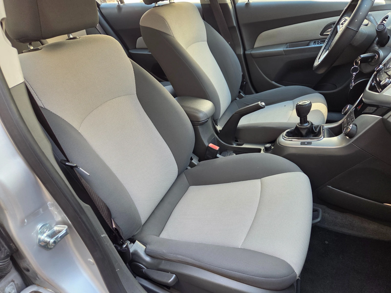 Chevrolet Cruze 2.0CDTi NAVI ОТЛИЧЕН - изображение 7