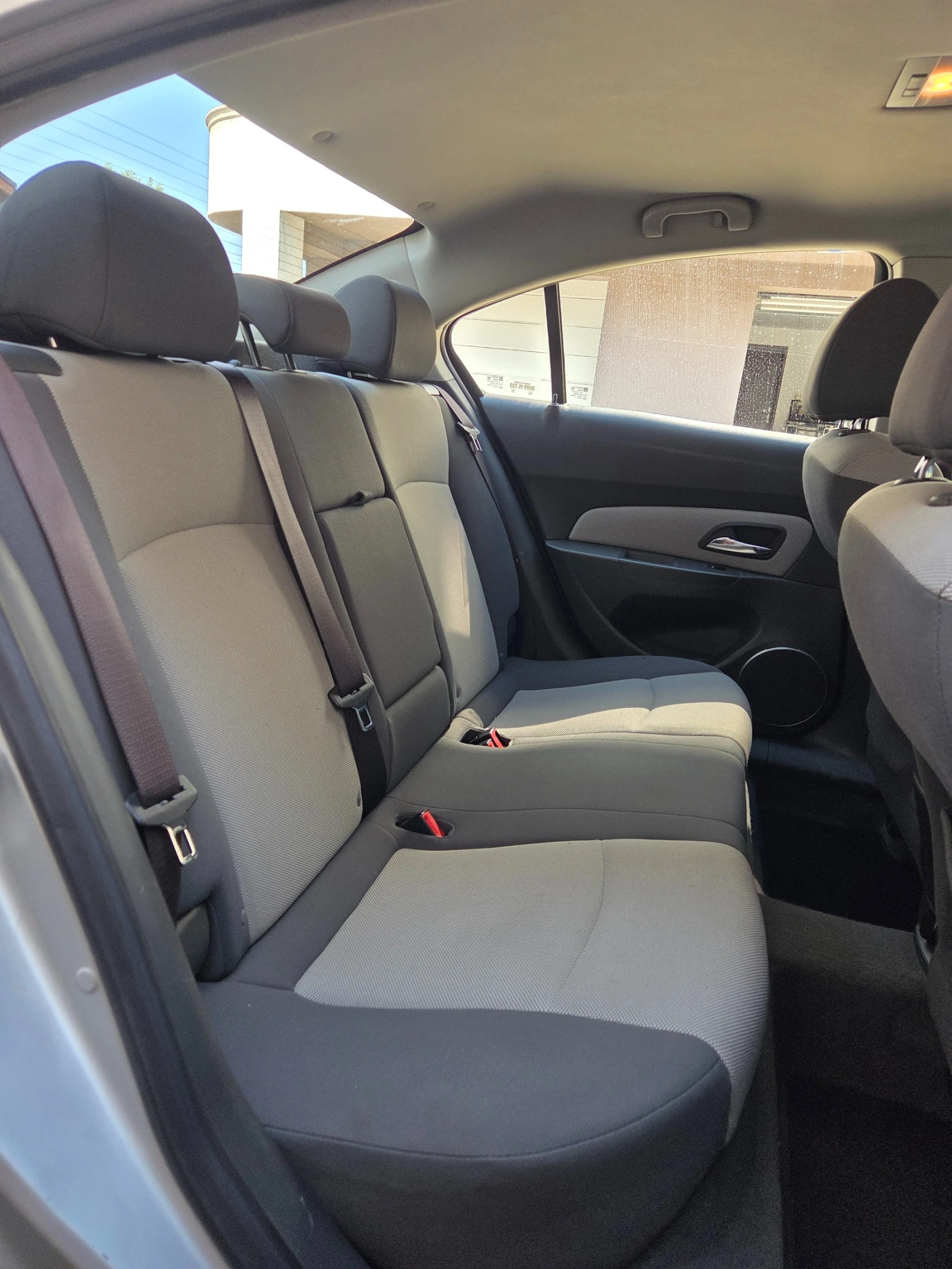 Chevrolet Cruze 2.0CDTi NAVI ОТЛИЧЕН - изображение 6