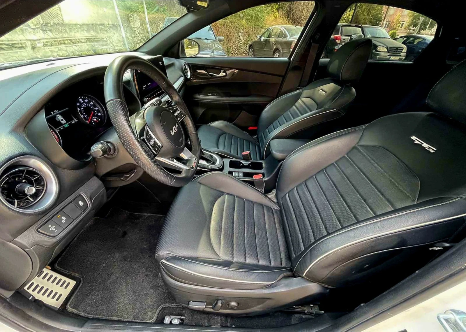 Kia Forte К3 GT-2.0 MPI фейслифт голяма навигация, дистроник - изображение 9