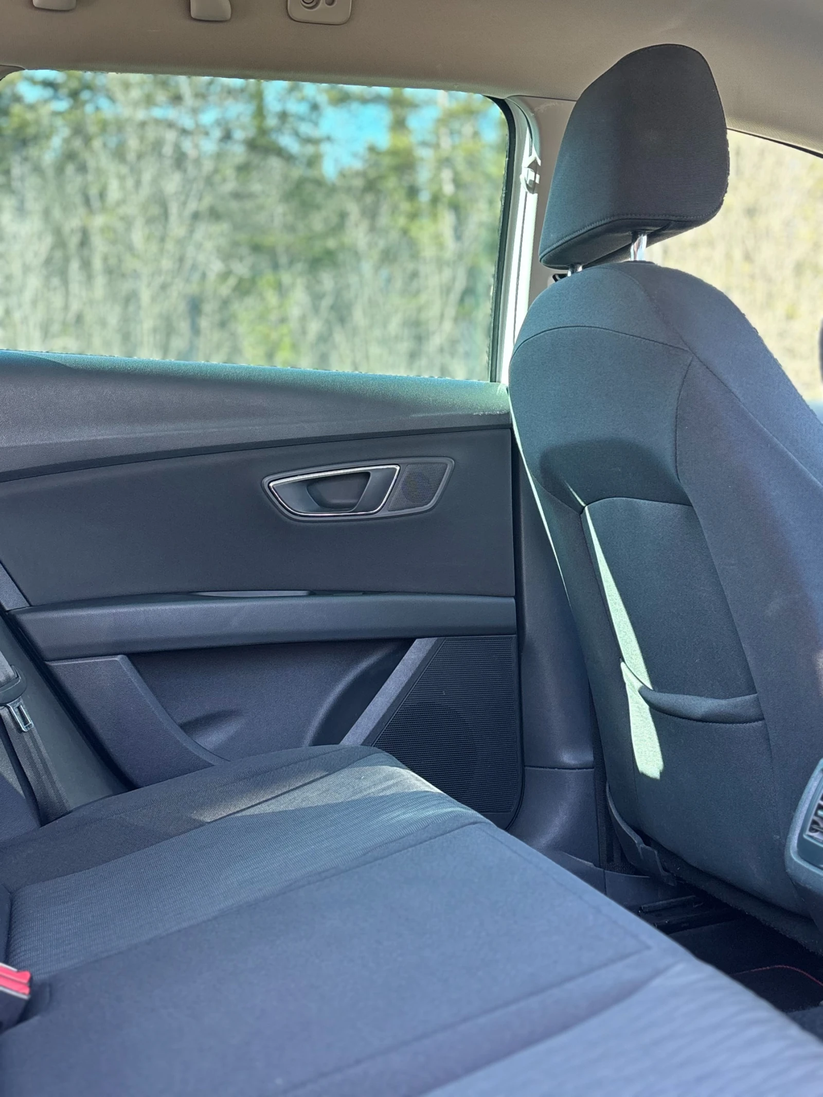 Seat Leon 1.6 TDI | ВНОС ОТ ГЕРМАНИЯ, снимка 9 - Автомобили и джипове - 53699358