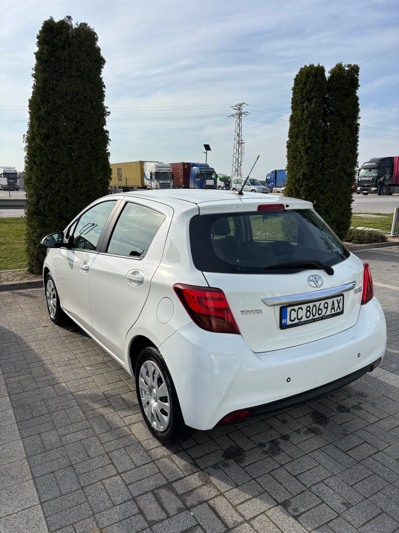 Toyota Yaris, снимка 3 - Автомобили и джипове - 54017760