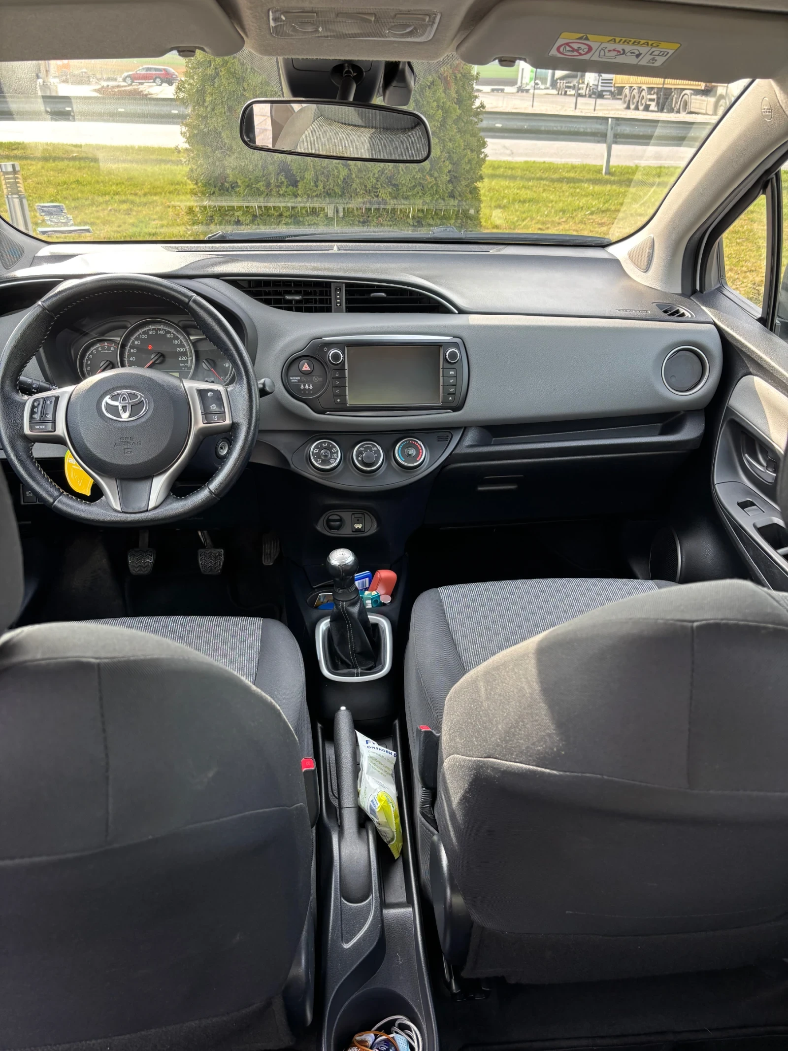 Toyota Yaris, снимка 4 - Автомобили и джипове - 54017760