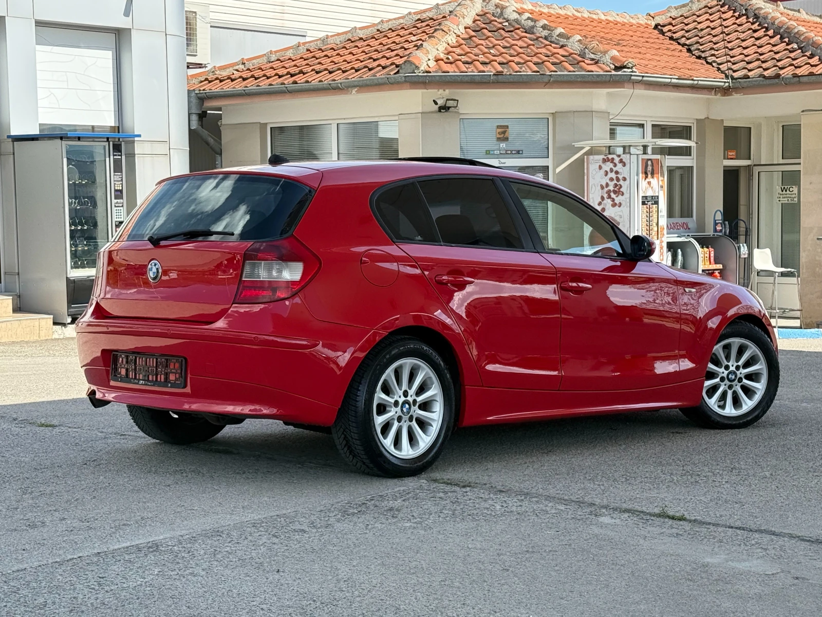 BMW 120 Navi/Auto/Подгрев, снимка 2 - Автомобили и джипове - 54343995