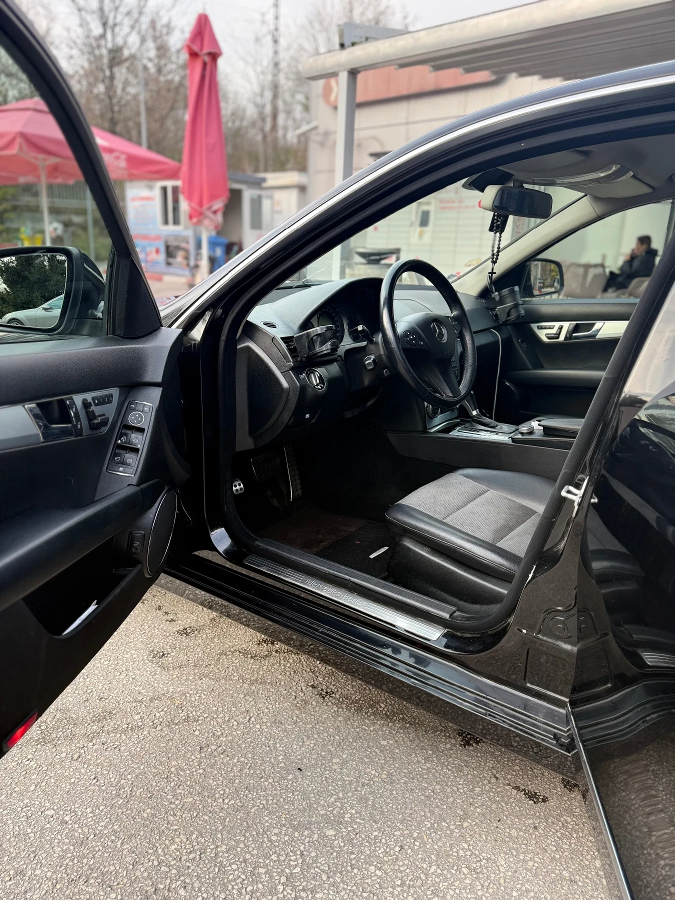 Mercedes-Benz C 220, снимка 7 - Автомобили и джипове - 54567146