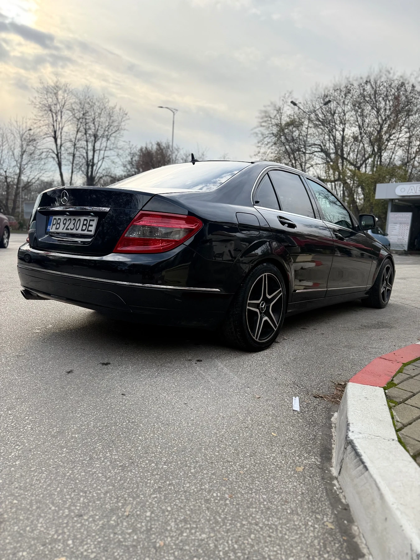 Mercedes-Benz C 220, снимка 5 - Автомобили и джипове - 54567146