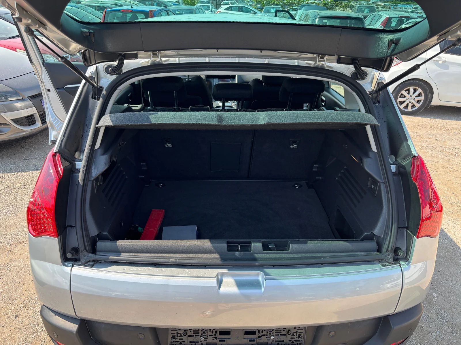 Peugeot 3008 1.6HDI, снимка 9 - Автомобили и джипове - 55112322