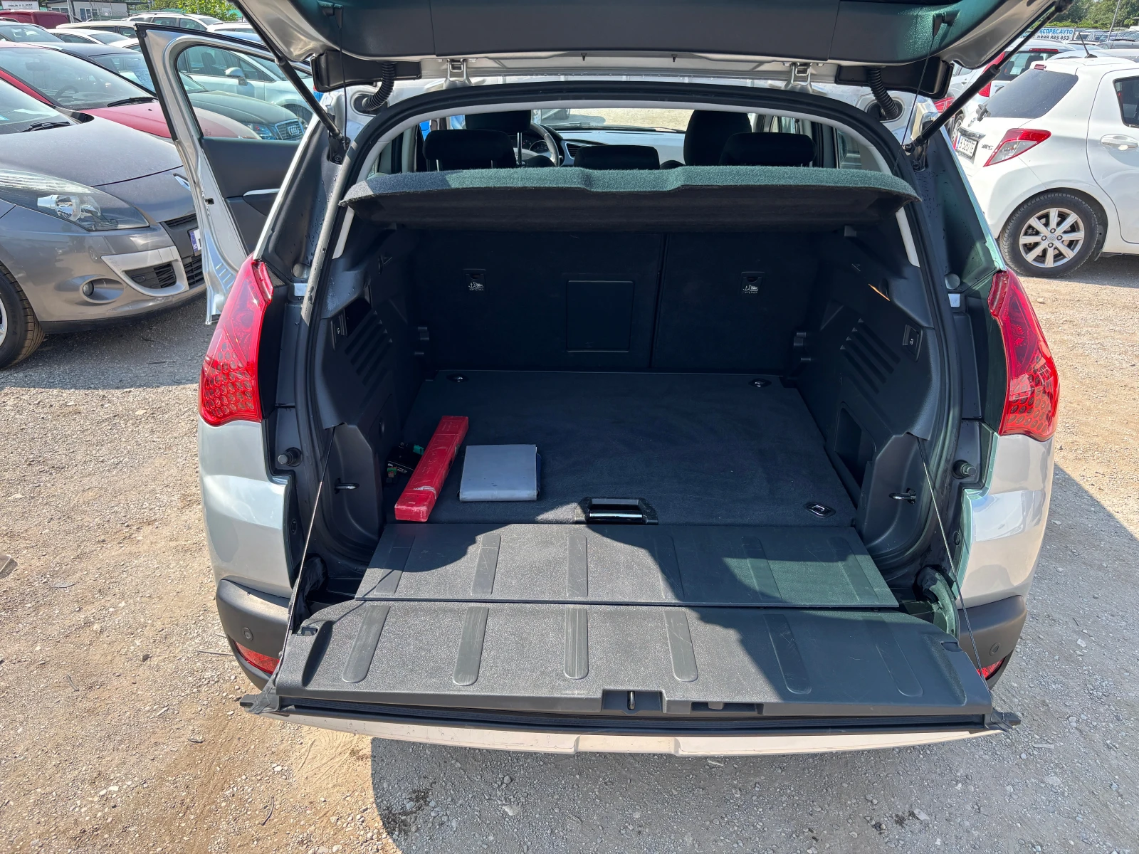 Peugeot 3008 1.6HDI, снимка 10 - Автомобили и джипове - 55112322