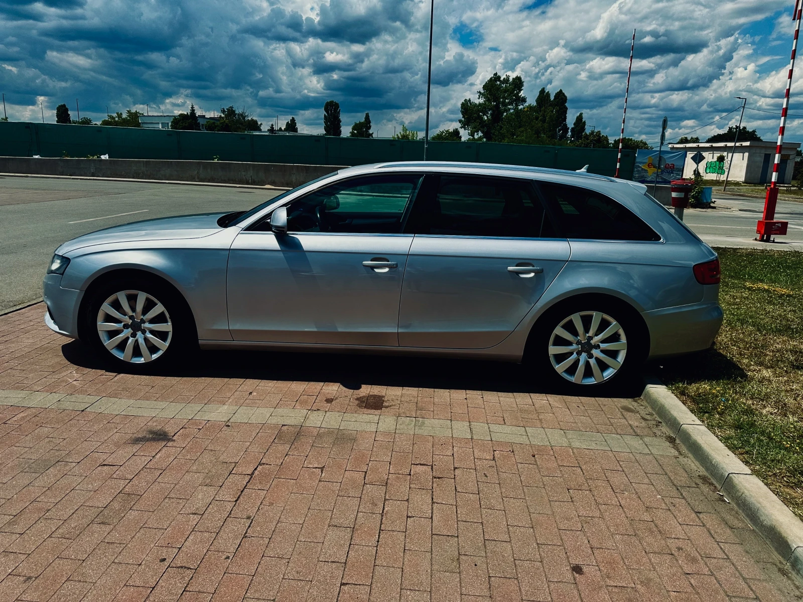Audi A4 B8, снимка 3 - Автомобили и джипове - 55251638