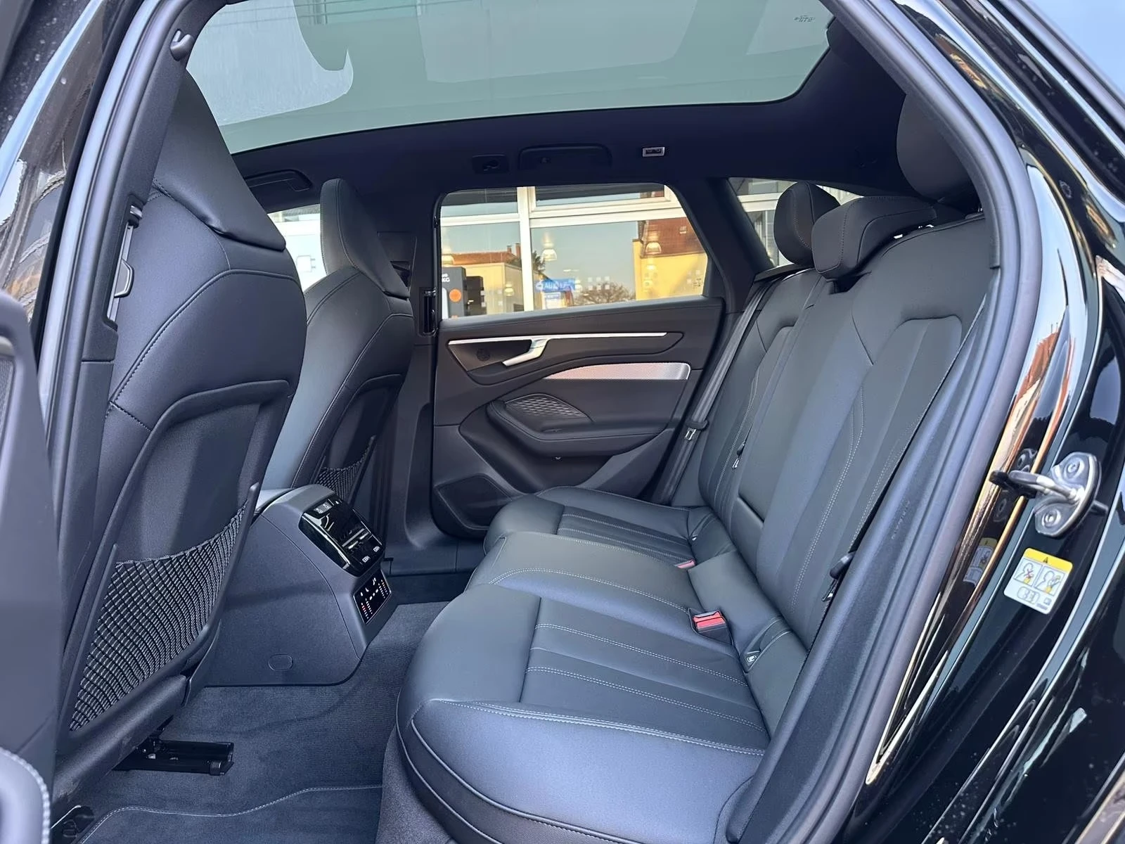 Audi A6 40TDI/ S-LINE/ EDITION ONE/ MMI DISPLAY/ PANO/ 360, снимка 16 - Автомобили и джипове - 55274677