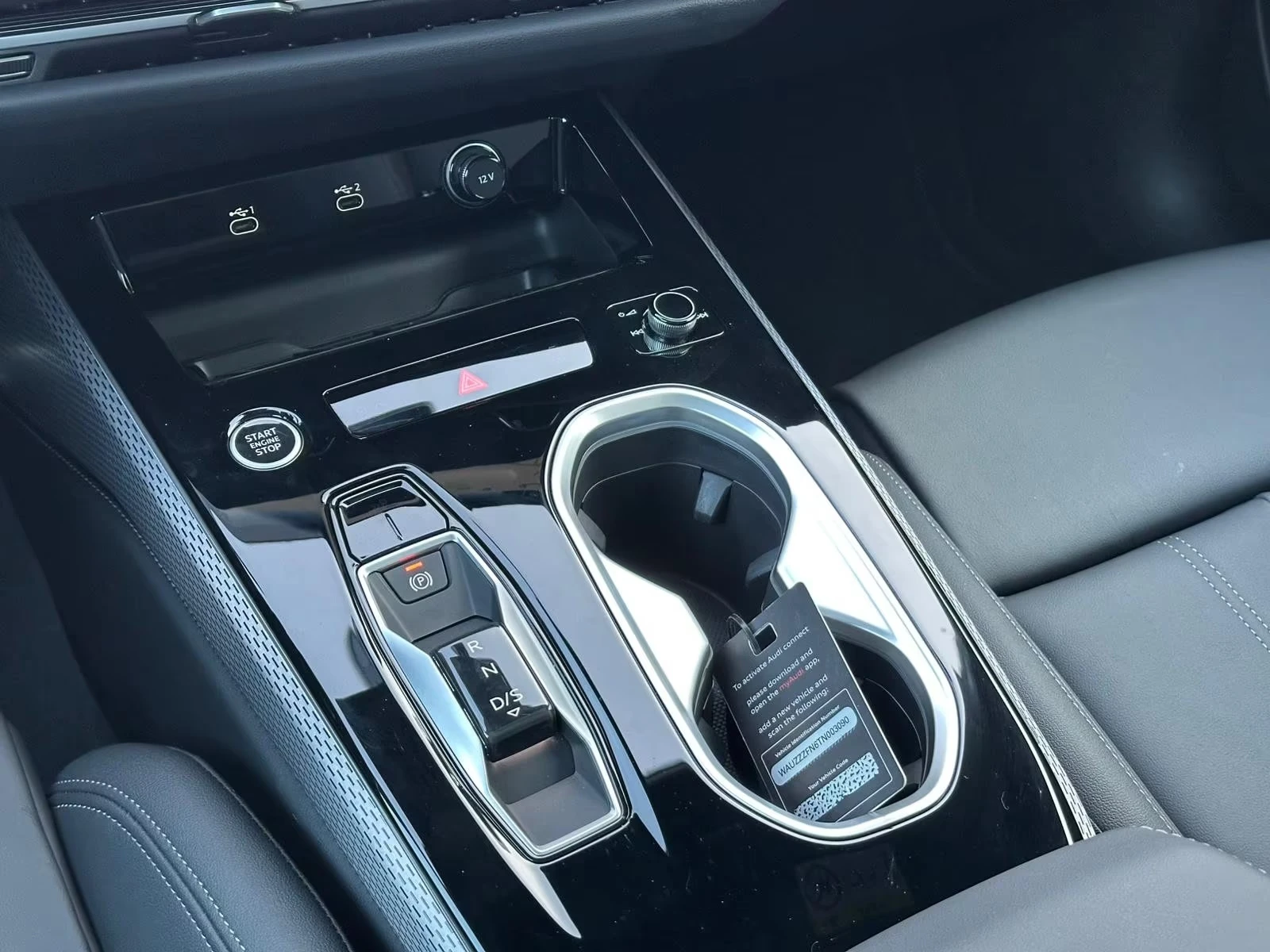Audi A6 40TDI/ S-LINE/ EDITION ONE/ MMI DISPLAY/ PANO/ 360, снимка 12 - Автомобили и джипове - 55274677