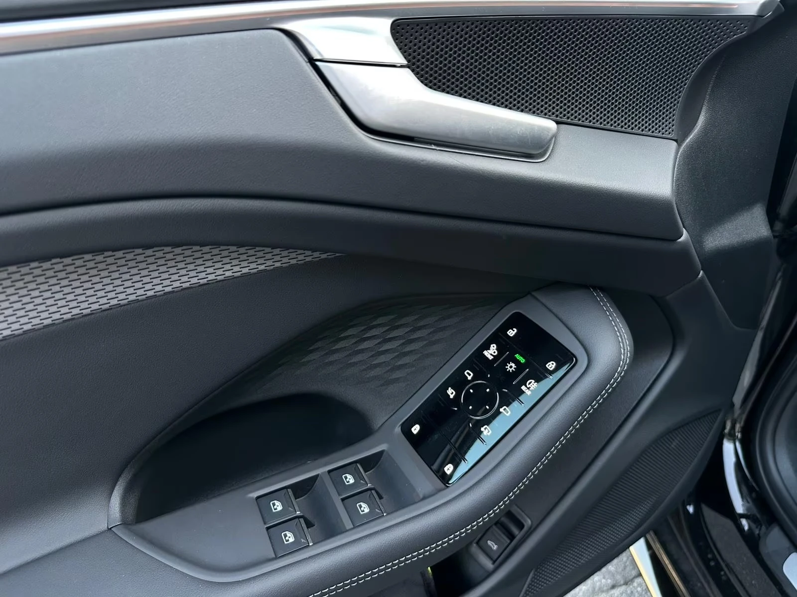 Audi A6 40TDI/ S-LINE/ EDITION ONE/ MMI DISPLAY/ PANO/ 360, снимка 8 - Автомобили и джипове - 55274677