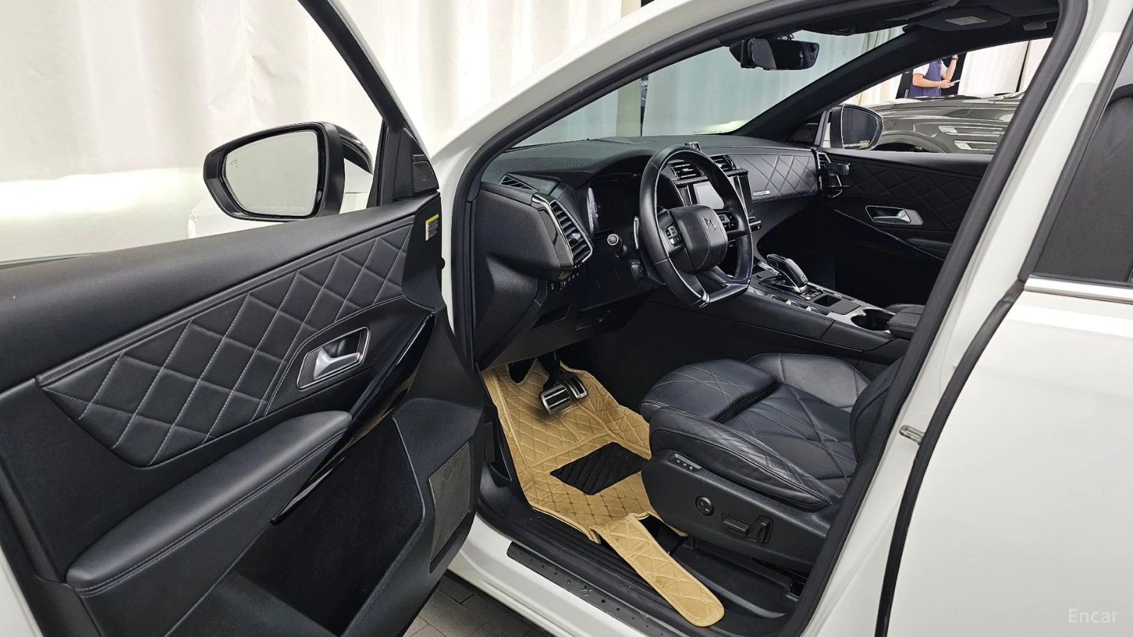 Citroen DS7 2.0 BlueHDi* КОЖА* ПОДГРЕВ* НАВИ* АВТОКРЕДИТ, снимка 8 - Автомобили и джипове - 55618951