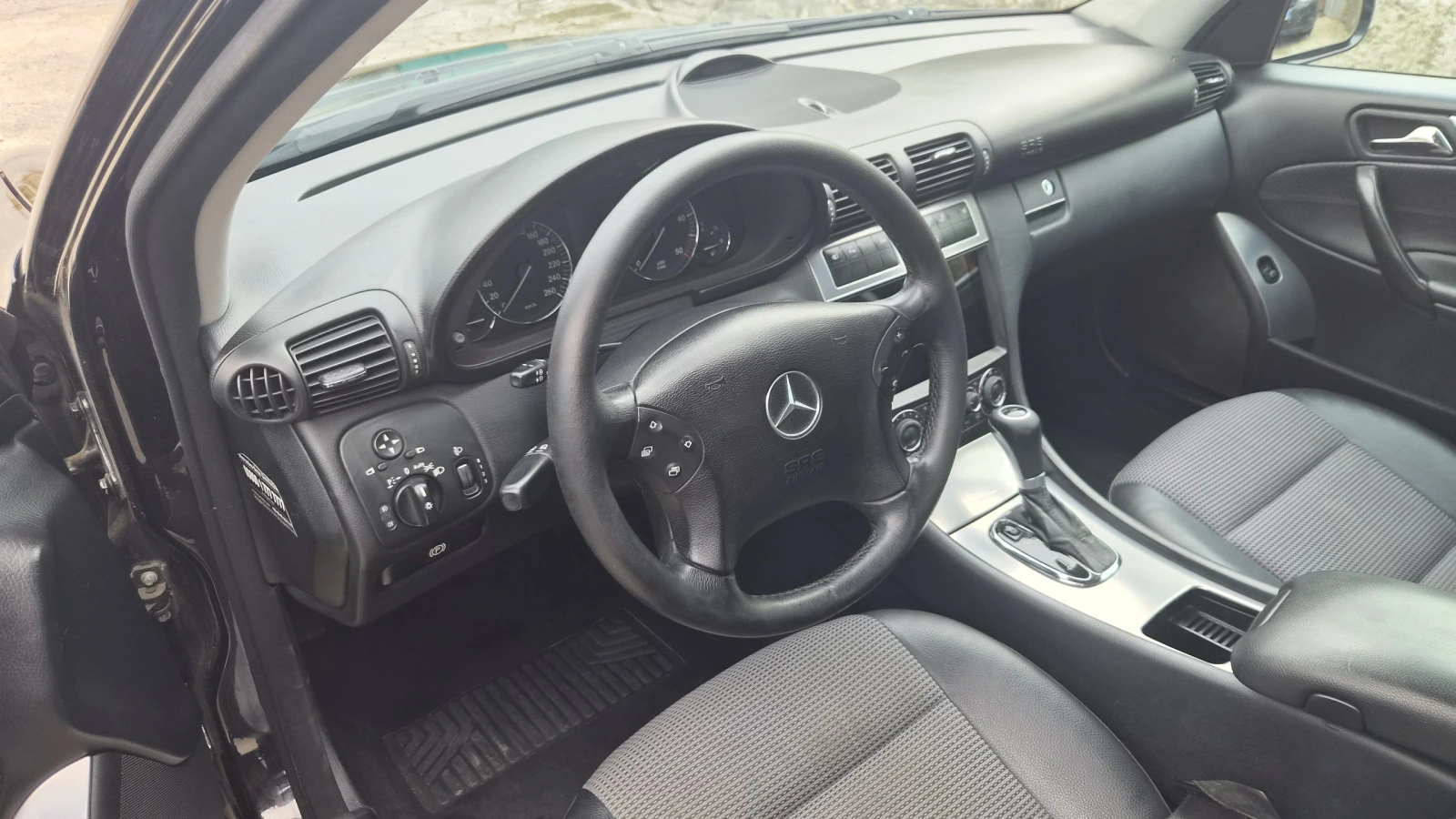 Mercedes-Benz C 220 2.2 CDI, снимка 5 - Автомобили и джипове - 56275561