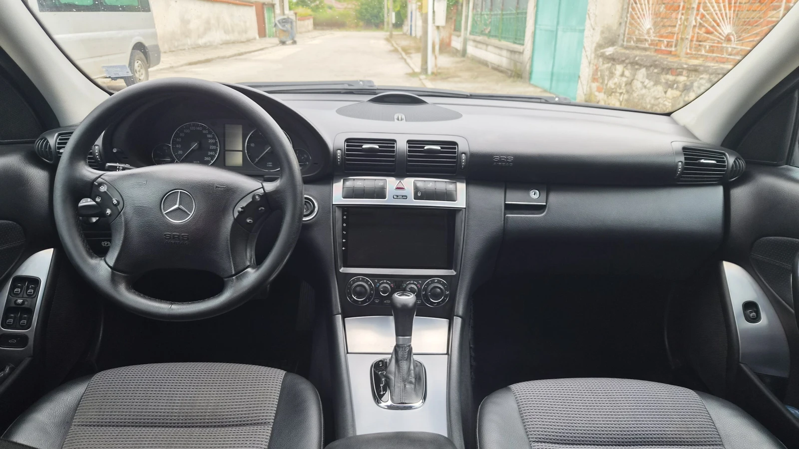 Mercedes-Benz C 220 2.2 CDI, снимка 6 - Автомобили и джипове - 56275561