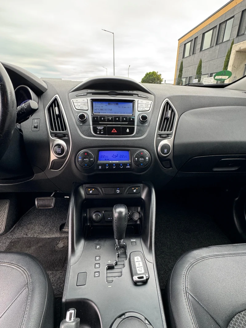 Hyundai IX35 2.0 Бензин Автоматик Кожа Keyless, снимка 11 - Автомобили и джипове - 47824151