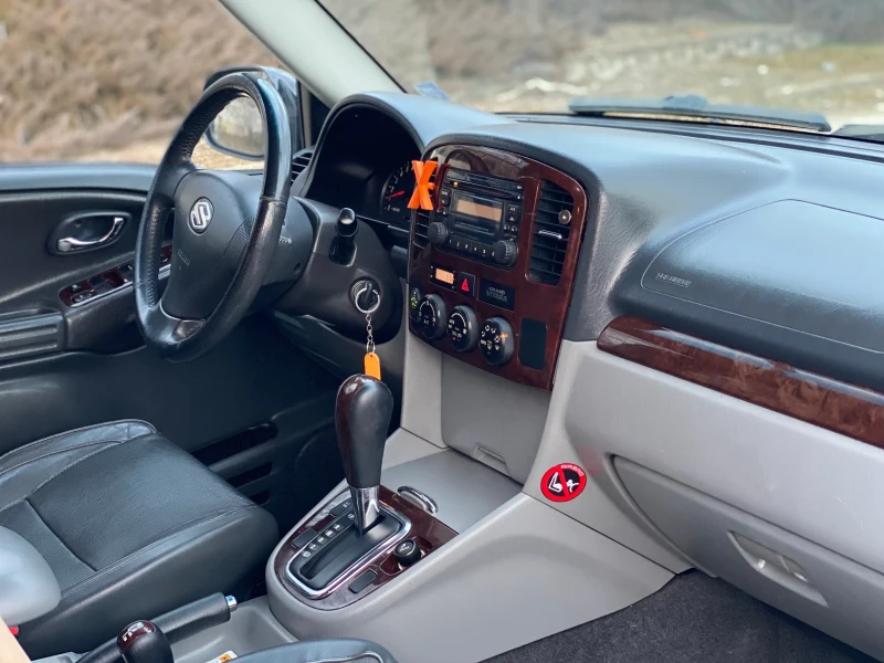 Suzuki Grand vitara, снимка 8 - Автомобили и джипове - 49427370