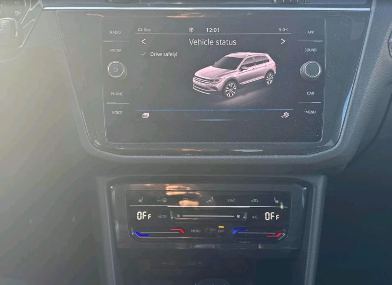 VW Tiguan SE 2.0L R-LINE , снимка 10 - Автомобили и джипове - 52540953