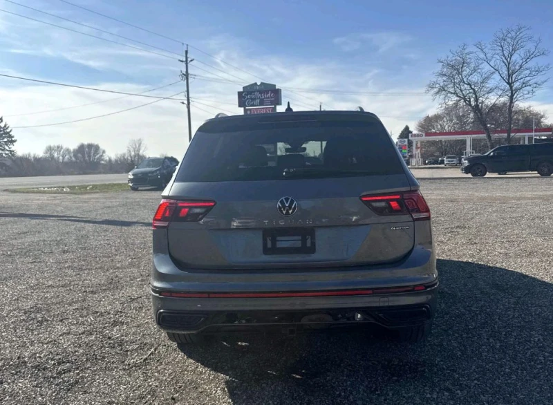 VW Tiguan SE 2.0L R-LINE , снимка 4 - Автомобили и джипове - 52540953