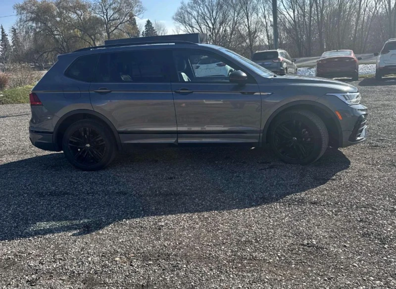 VW Tiguan SE 2.0L R-LINE , снимка 3 - Автомобили и джипове - 52540953