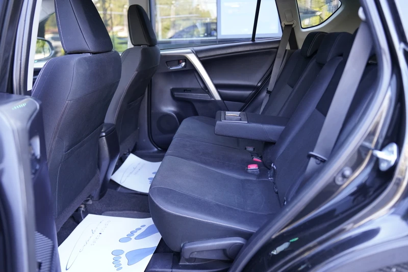 Toyota Rav4 2.2 D-4D Style 4 x 4, снимка 11 - Автомобили и джипове - 56120218