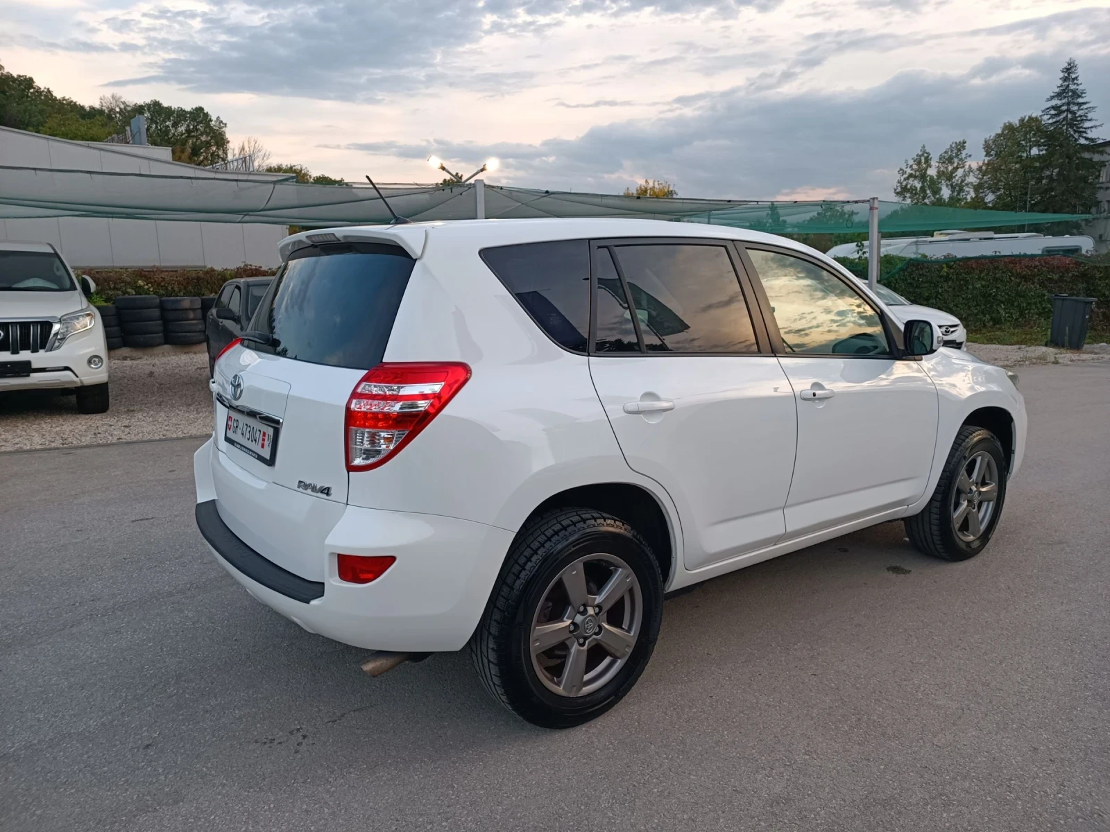 Toyota Rav4 2.0i-158кс-ШВЕЙЦАРИЯ-РЪЧКА-6ск-FACELIFT-Keyless - изображение 3