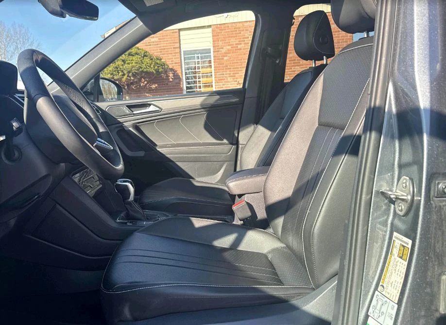 VW Tiguan SE 2.0L R-LINE  - изображение 6