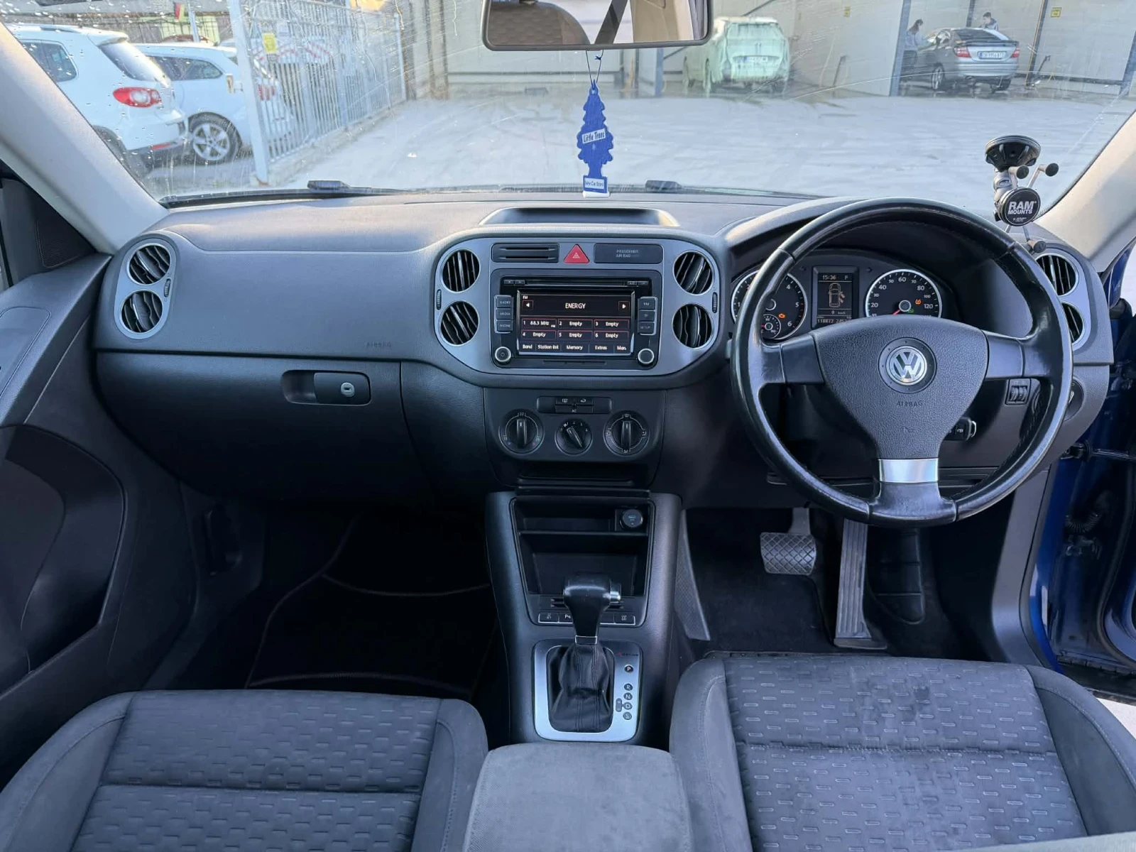 VW Tiguan, снимка 6 - Автомобили и джипове - 53787195