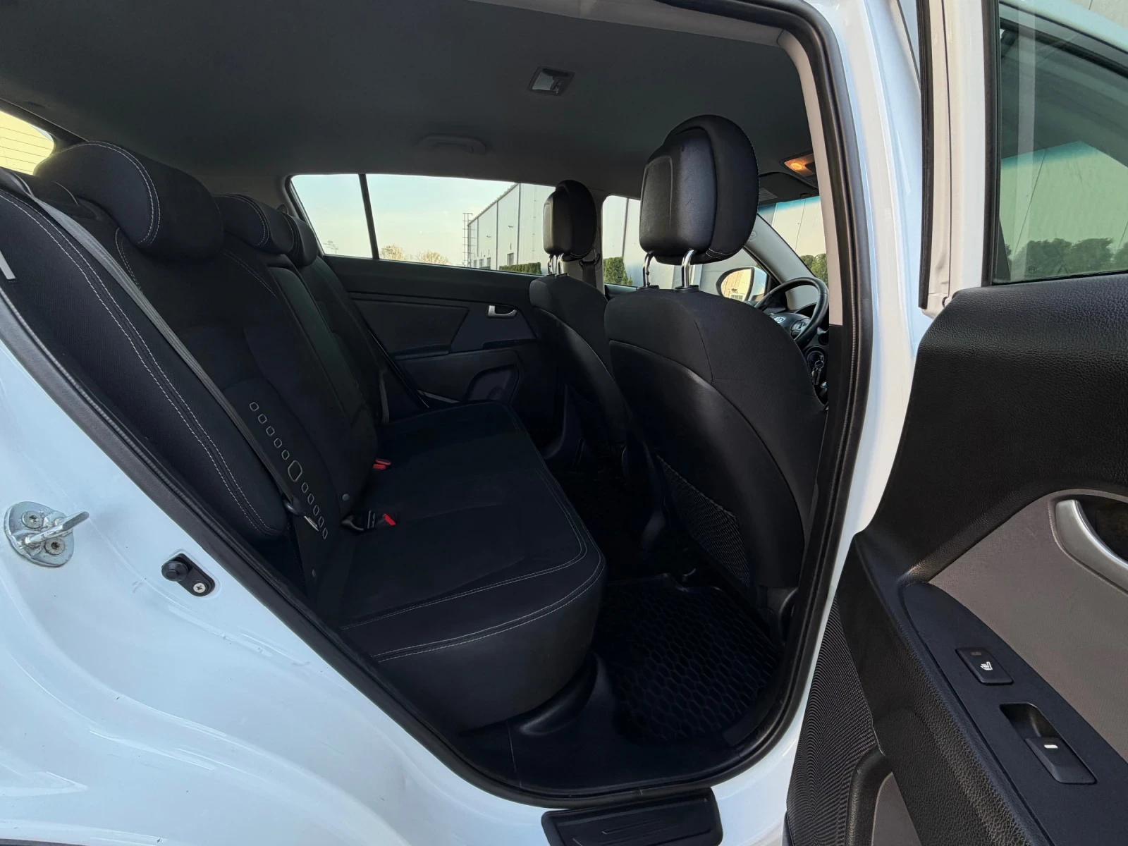 Kia Sportage 2.0 CRDI | Mobile.bg � ����������� 10