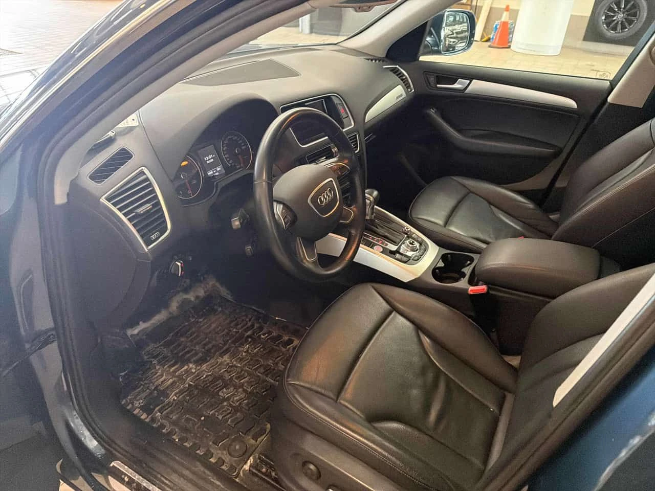 Audi Q5 * 2.0T Progressiv * ПОДГРЕВ * ОТ ПРЕДСТАВИТЕЛСТВО, снимка 6 - Автомобили и джипове - 54252332