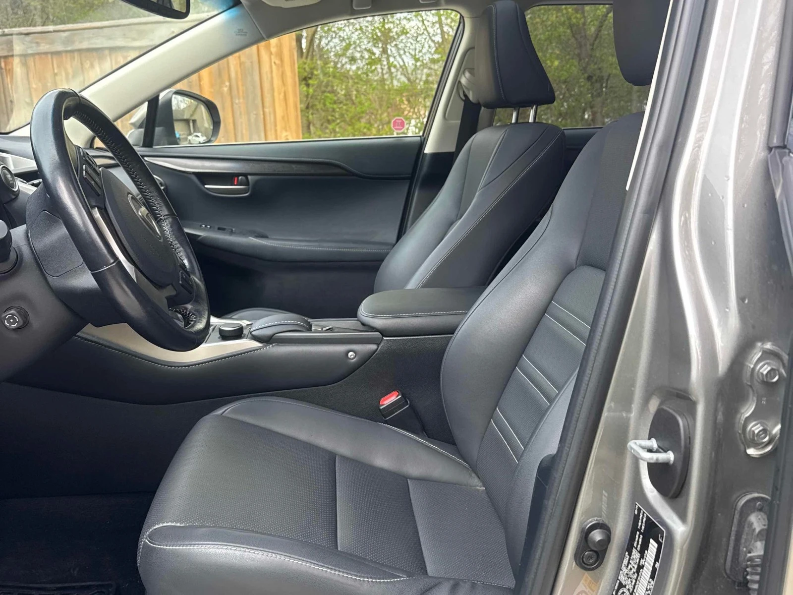 Lexus NX Keyless/Navi/Подгрев/Памет/Камера, снимка 8 - Автомобили и джипове - 54394100