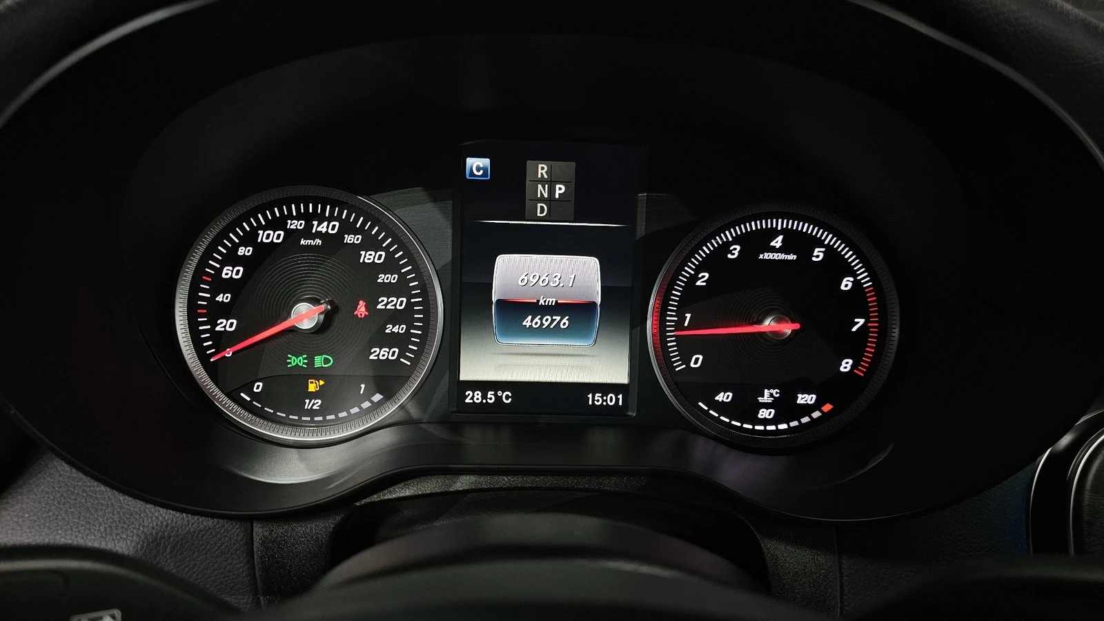 Mercedes-Benz GLC 300 360* KEYLESS* ЕЛ. БАГАЖНИК* КРАЙНА ЦЕНА, снимка 8 - Автомобили и джипове - 55302343