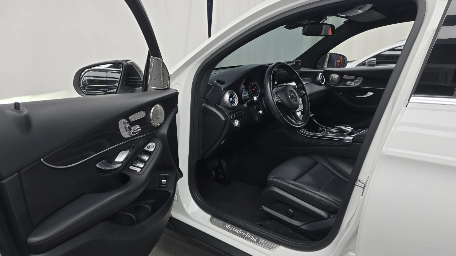 Mercedes-Benz GLC 300 360* ЕЛ. БАГАЖНИК* BLIND SPOT* КРАЙНА ЦЕНА, снимка 10 - Автомобили и джипове - 55302343