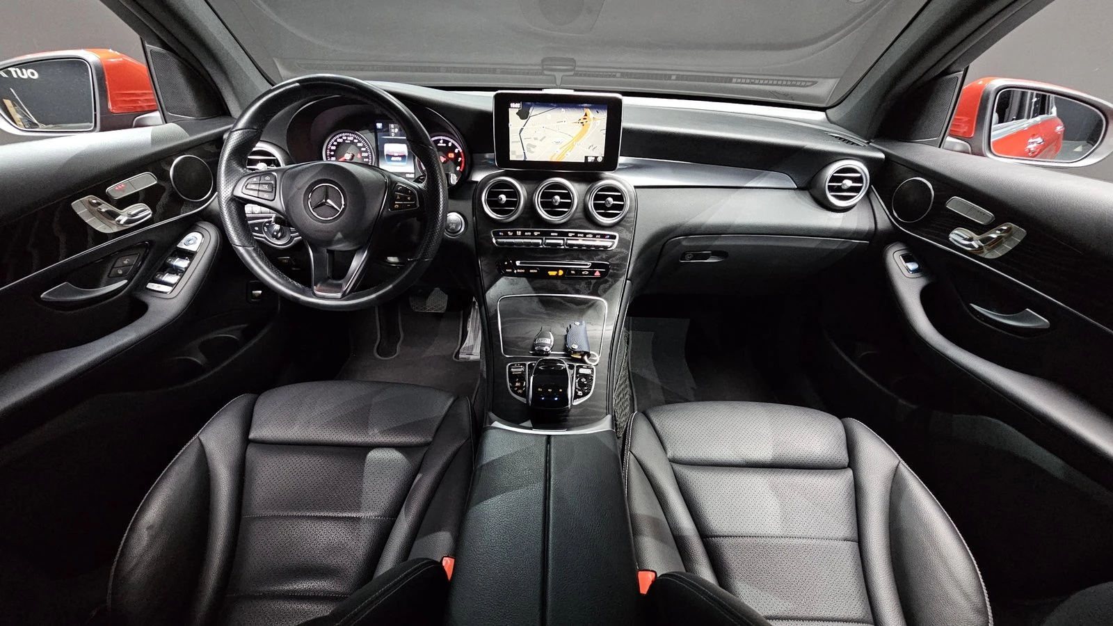 Mercedes-Benz GLC 300 360* KEYLESS* ЕЛ. БАГАЖНИК* КРАЙНА ЦЕНА, снимка 7 - Автомобили и джипове - 55302343