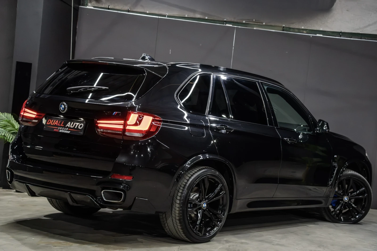 BMW X5 3.0d /M-PERFORMANCE/ LED/ SHADOW LINE/ STAR-STOP/, снимка 5 - Автомобили и джипове - 55684874