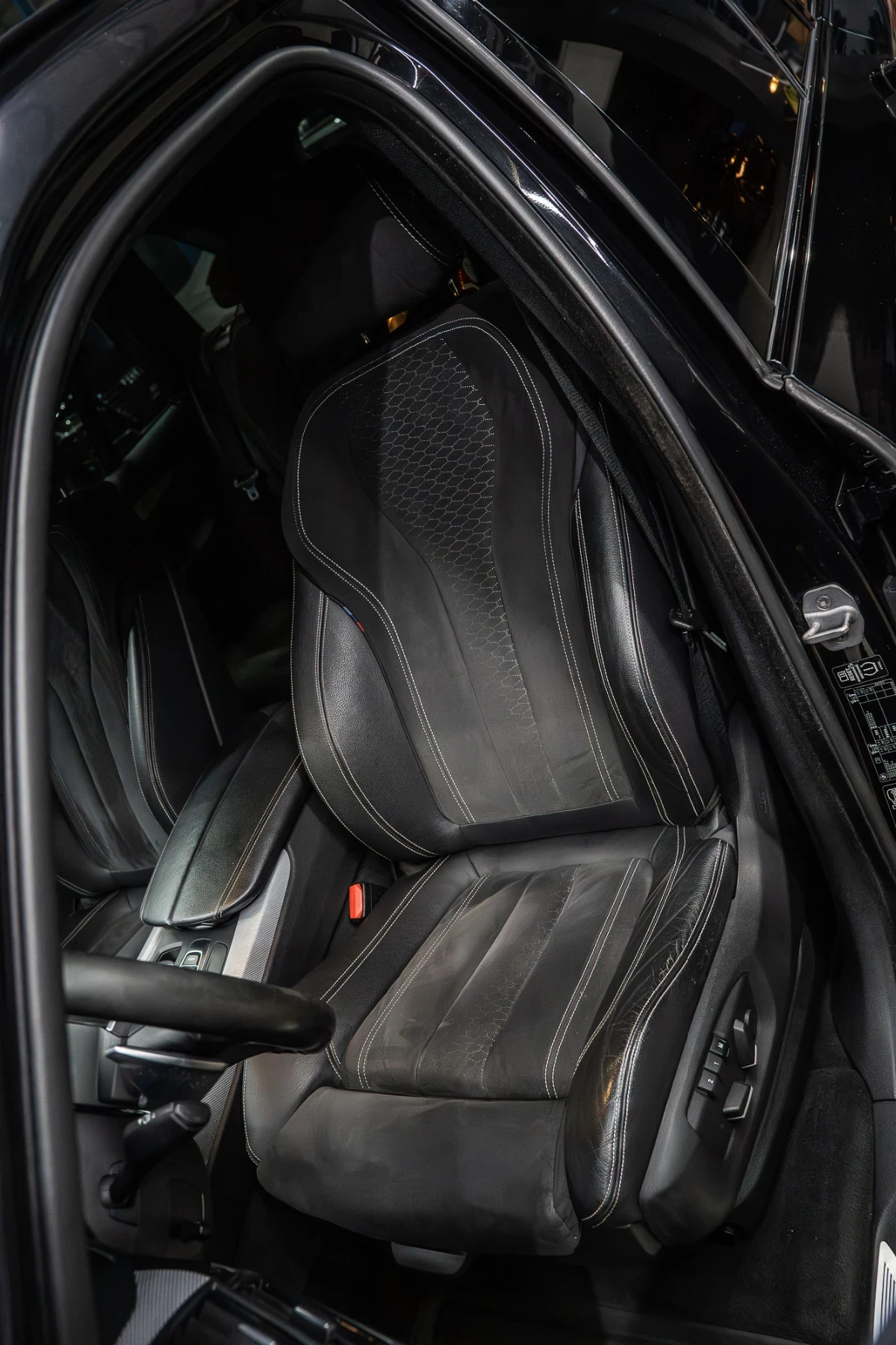 BMW X5 3.0d /M-PERFORMANCE/ LED/ SHADOW LINE/ STAR-STOP/, снимка 12 - Автомобили и джипове - 55684874