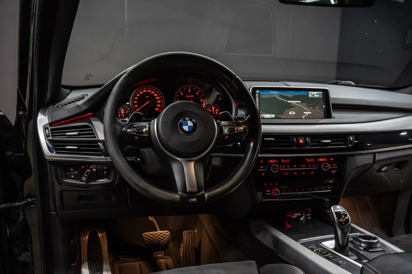 BMW X5 3.0d /M-PERFORMANCE/ LED/ SHADOW LINE/ STAR-STOP/, снимка 11 - Автомобили и джипове - 55684874