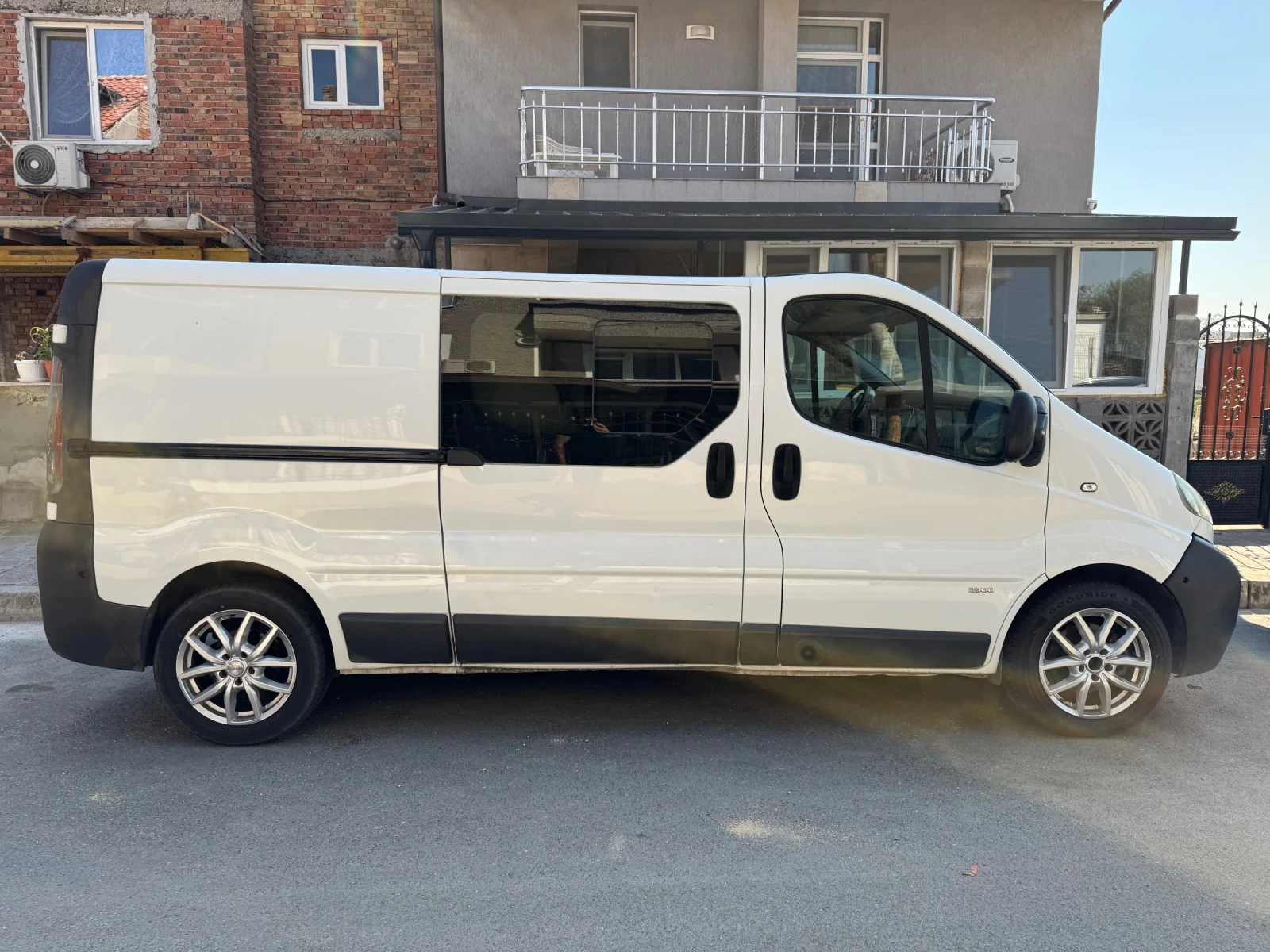 Opel Vivaro 1.9 - изображение 5