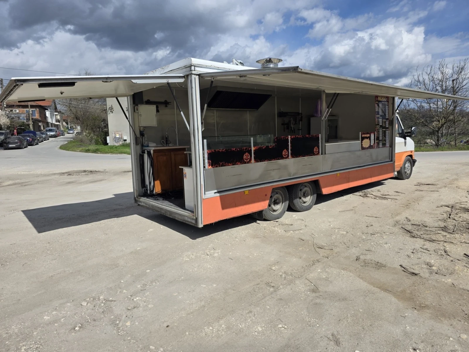 Peugeot J5 2.5 TD   Напълно оборудван Food Truck   Реновиран 