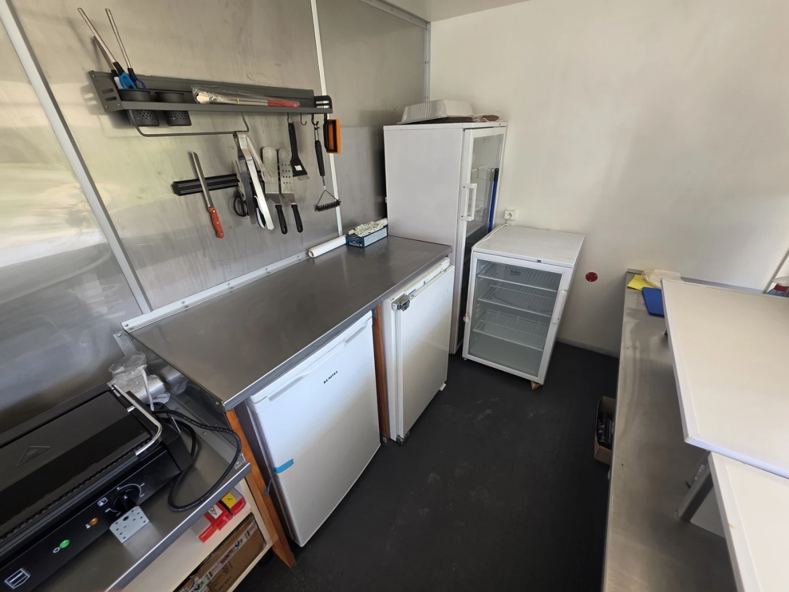 Peugeot J5 2.5 TD   Напълно оборудван Food Truck   Реновиран , снимка 12 - Бусове и автобуси - 54494229