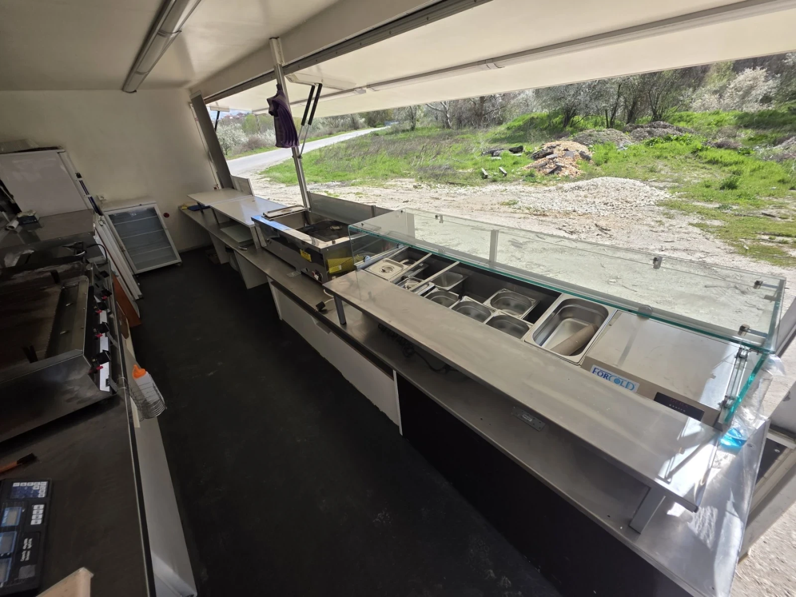 Peugeot J5 2.5 TD   Напълно оборудван Food Truck   Реновиран , снимка 10 - Бусове и автобуси - 54494229