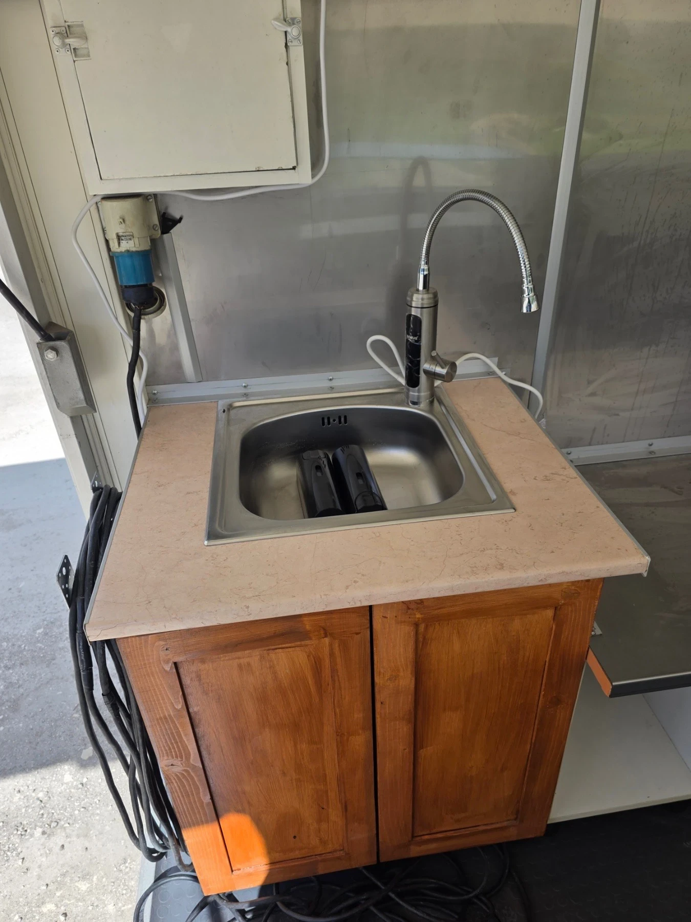 Peugeot J5 2.5 TD   Напълно оборудван Food Truck   Реновиран , снимка 6 - Бусове и автобуси - 54494229