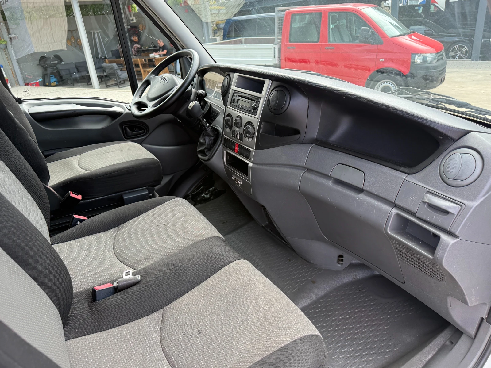 Iveco Daily 35C17 3.0HPI до 3.5т. 3.10м. 7-местен Клима , снимка 9 - Бусове и автобуси - 55373734