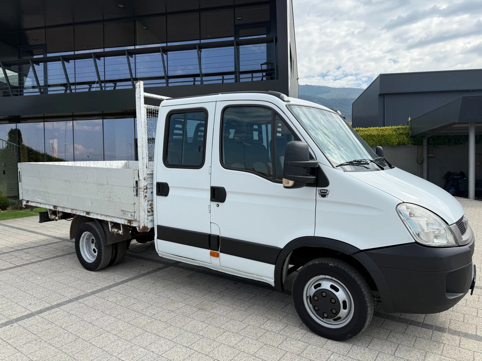 Iveco Daily 35C17 3.0HPI до 3.5т. 3.10м. 7-местен Клима , снимка 2 - Бусове и автобуси - 55373734