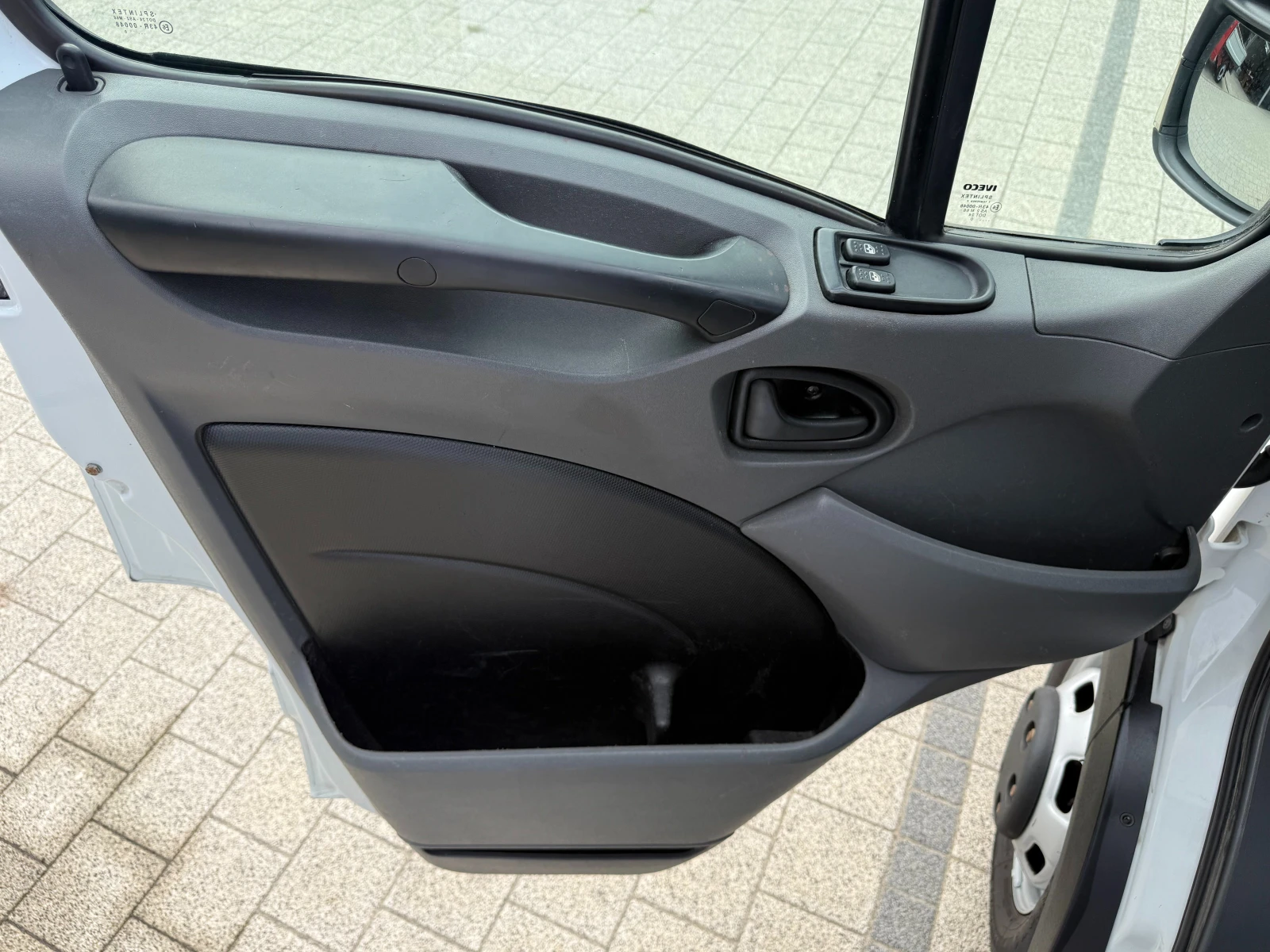 Iveco Daily 35C17 3.0HPI до 3.5т. 3.10м. 7-местен Клима , снимка 13 - Бусове и автобуси - 55373734