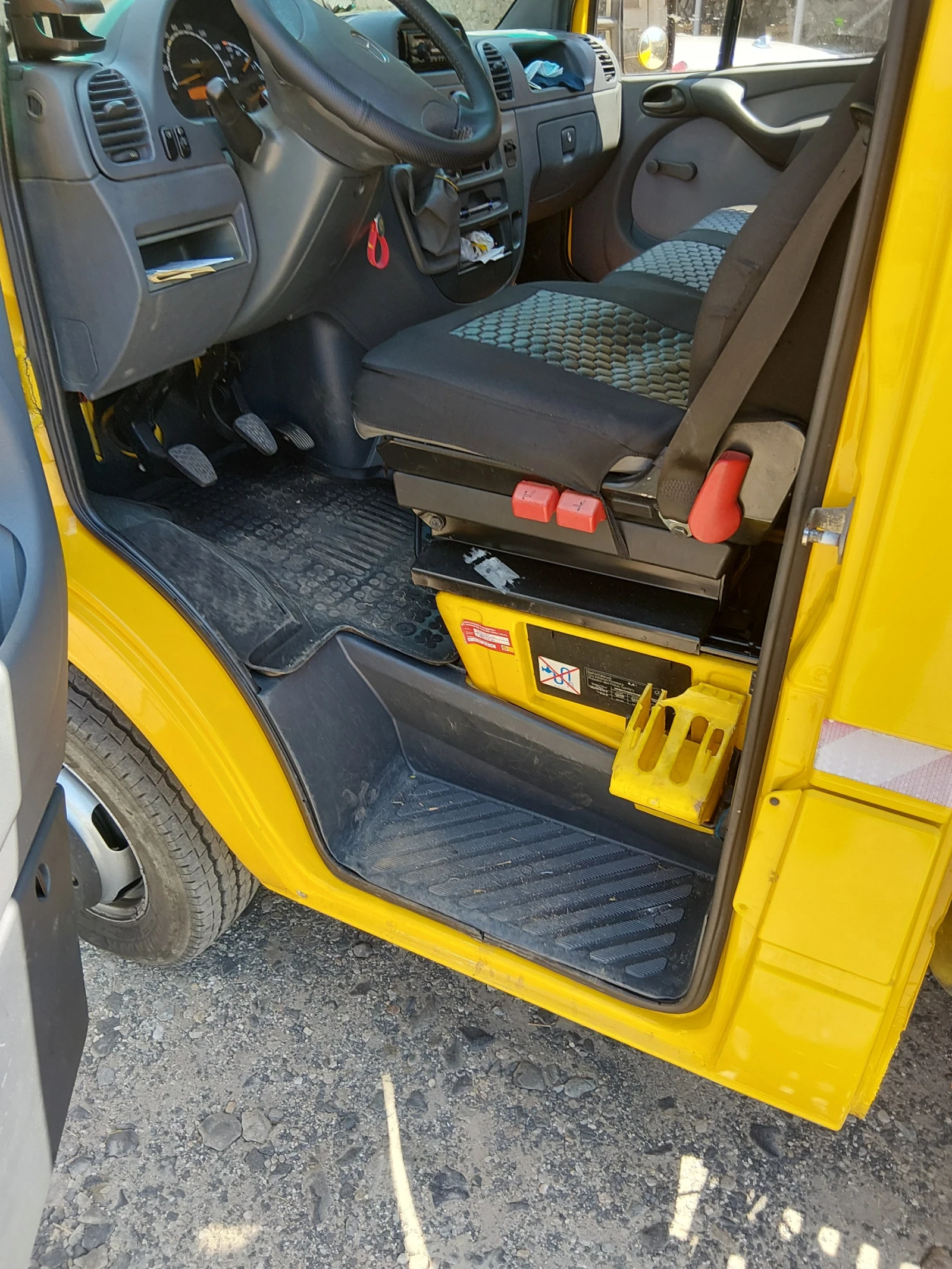 Mercedes-Benz Sprinter 413 Автовоз, снимка 10 - Бусове и автобуси - 55656460