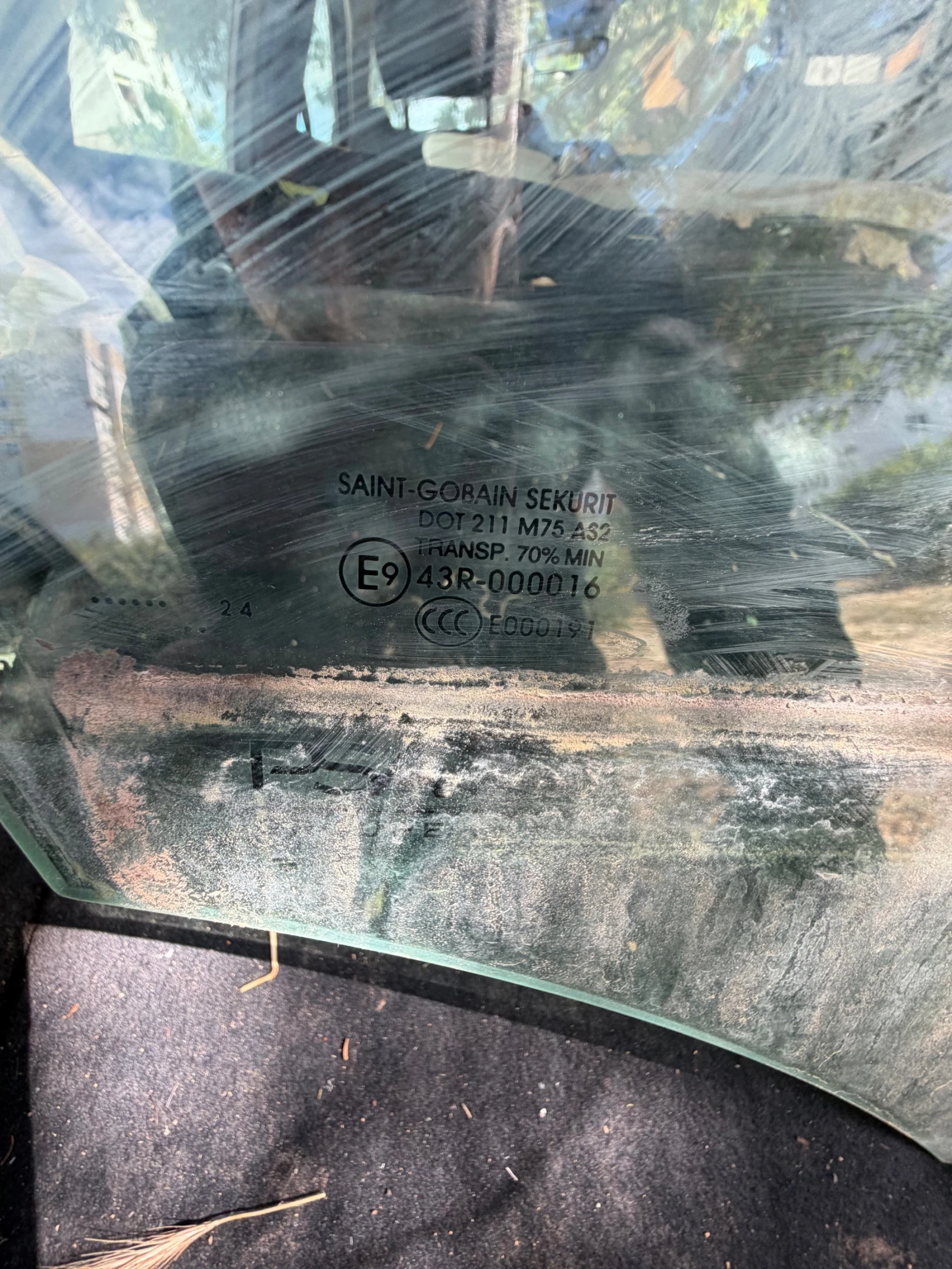 Citroen C4 2024г предно дясно стъкло, снимка 2 - Части - 56208141