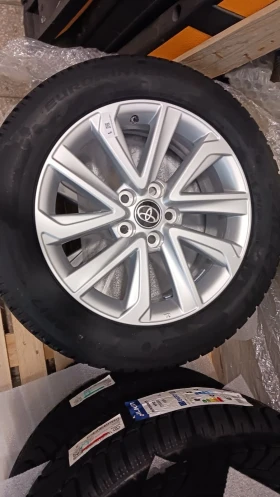        215/60R17  Toyota