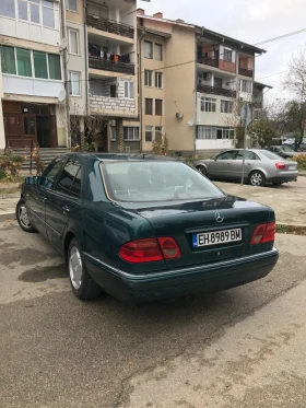 Mercedes-Benz E 220, снимка 1