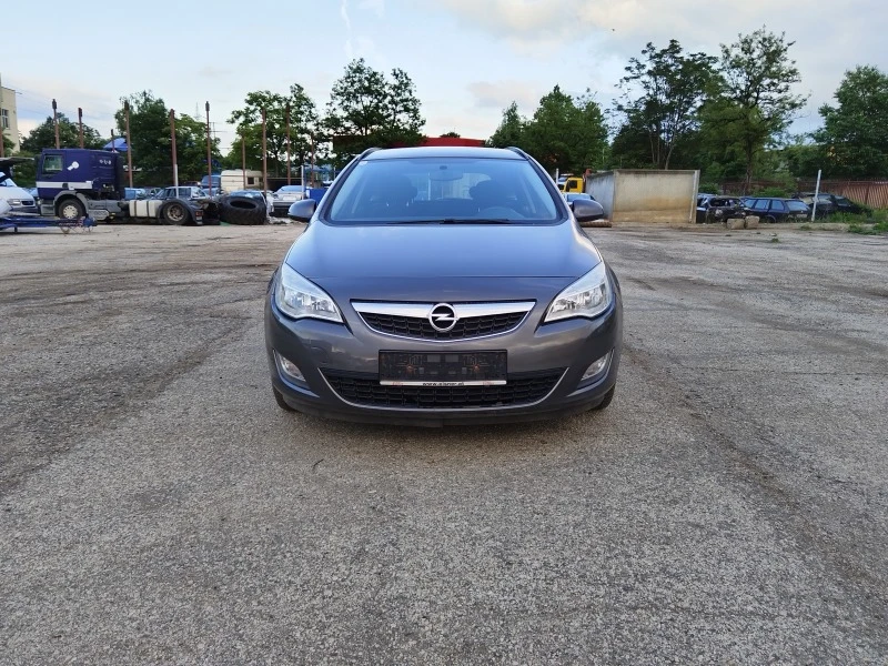 Opel Astra 1.4, снимка 2 - Автомобили и джипове - 45830357